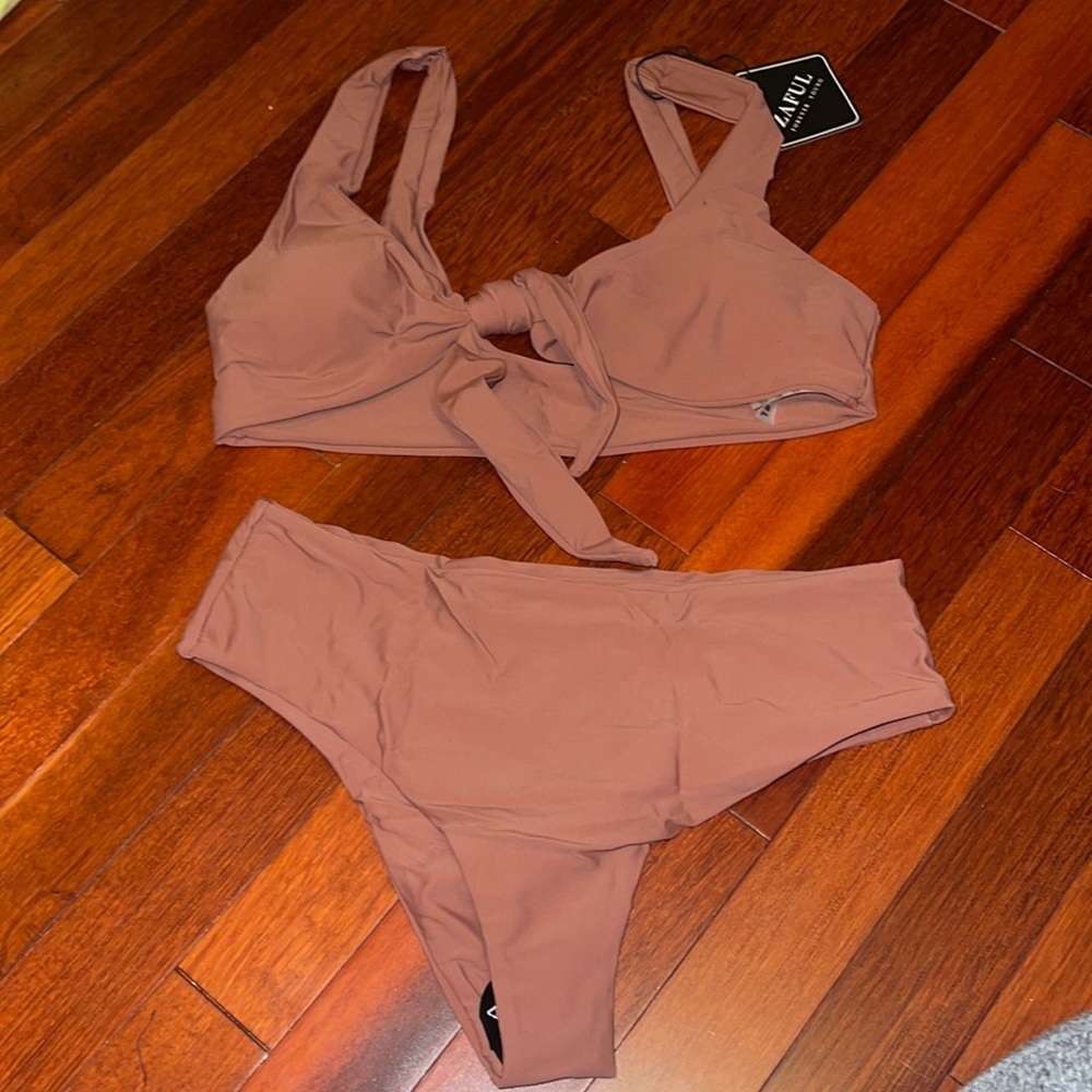 WOMAN’S Thin Strapped Bikini set